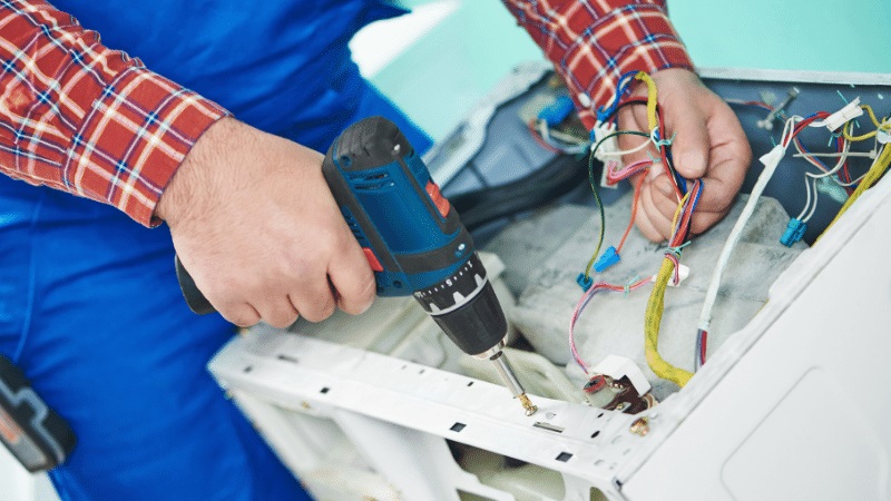 Şişli Mitsubishi Mitsubishi çamaşır makinesi kart tamiri – Su almama arızası orijinal parça ile giderildi. - Teknik servis örneği